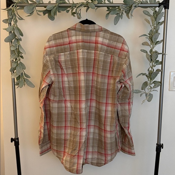 Kenneth Robert’s Dress Shirt - Picture 3 of 3